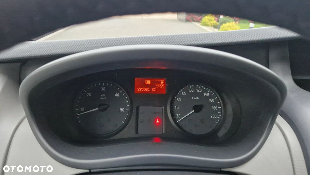 Opel Vivaro - 12