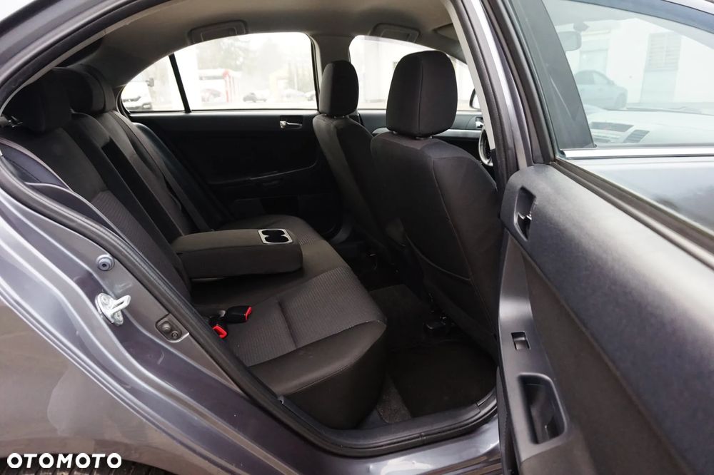 Mitsubishi Lancer - 38