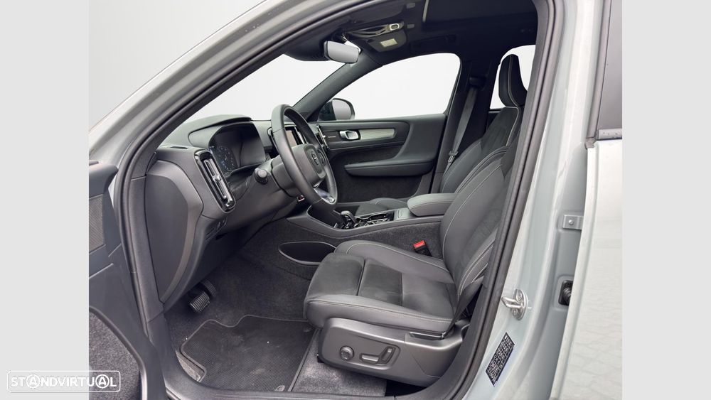 Volvo XC 40 1.5 T2 Plus Dark Auto - 10