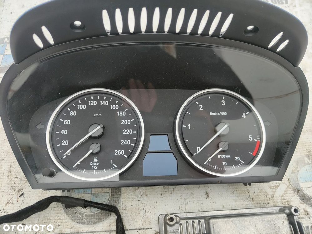 BMW E60 E61 3.0d 2.5d Automat Sterownik silnika Zestaw startowy 7796637 - 4