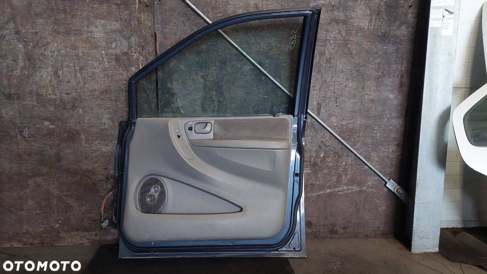 DRZWI KOMPLETNE PRAWY PRZÓD VOYAGER IV PBQ - 5