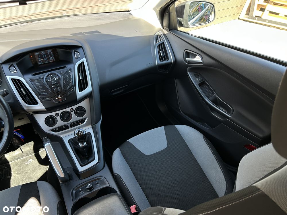 2012 Ford Focus 1.6 EcoBoost Start-Stopp-System Champions Edition, photograph 12