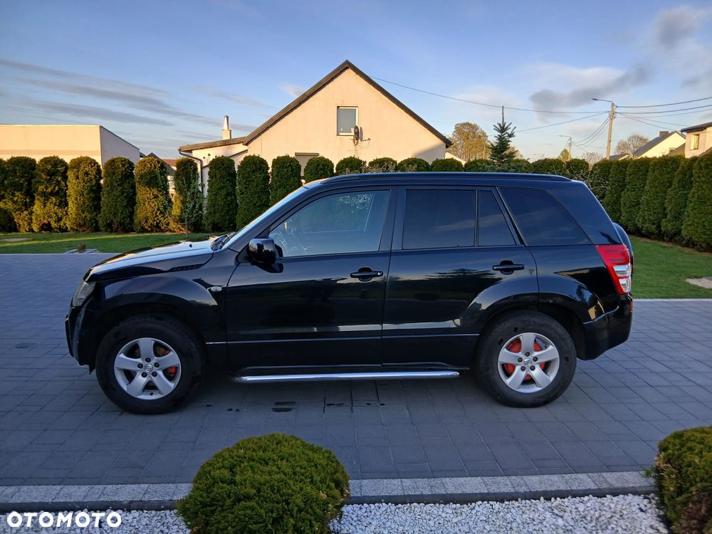 Suzuki Grand Vitara 2.0 - 9