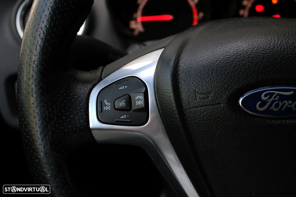 Ford Fiesta 1.6 EcoBoost ST - 32