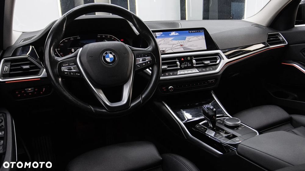 BMW Seria 3 320i - 13