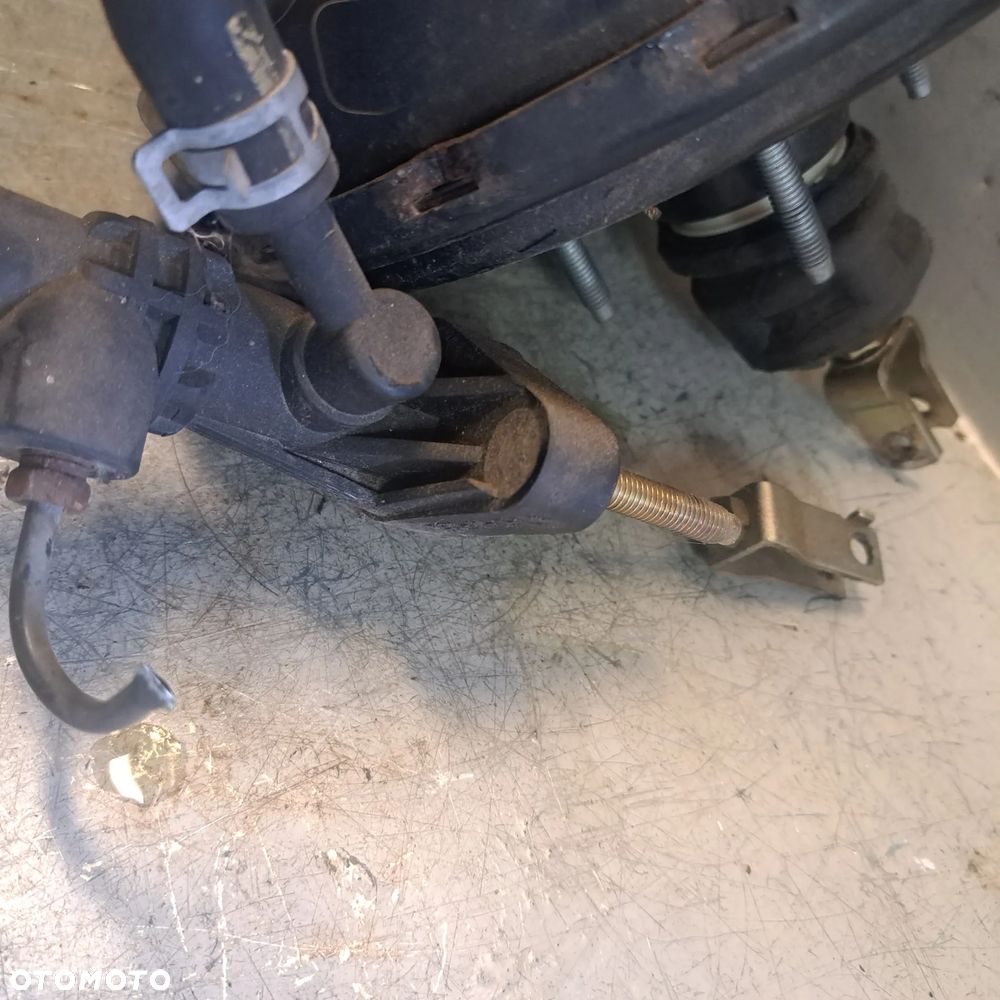 TOYOTA YARIS I SERWO POMPKA HAMULCOWA 47200 OD040 - 2