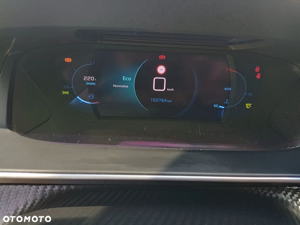 Peugeot 208 - 15