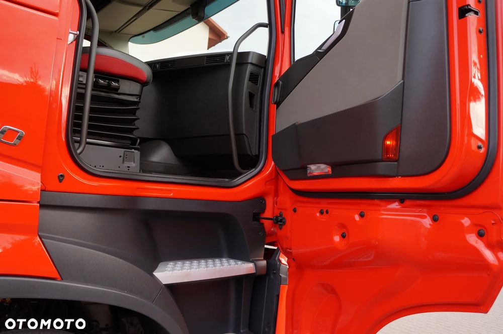 Volvo FH 4 EURO 6 GLOBETROTTER NISKI PRZEBIEG PEŁEN SERWIS - 17