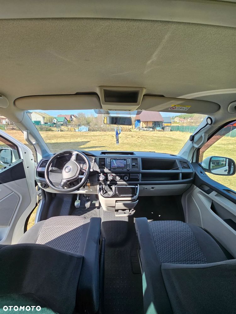 Volkswagen Caravelle - 6