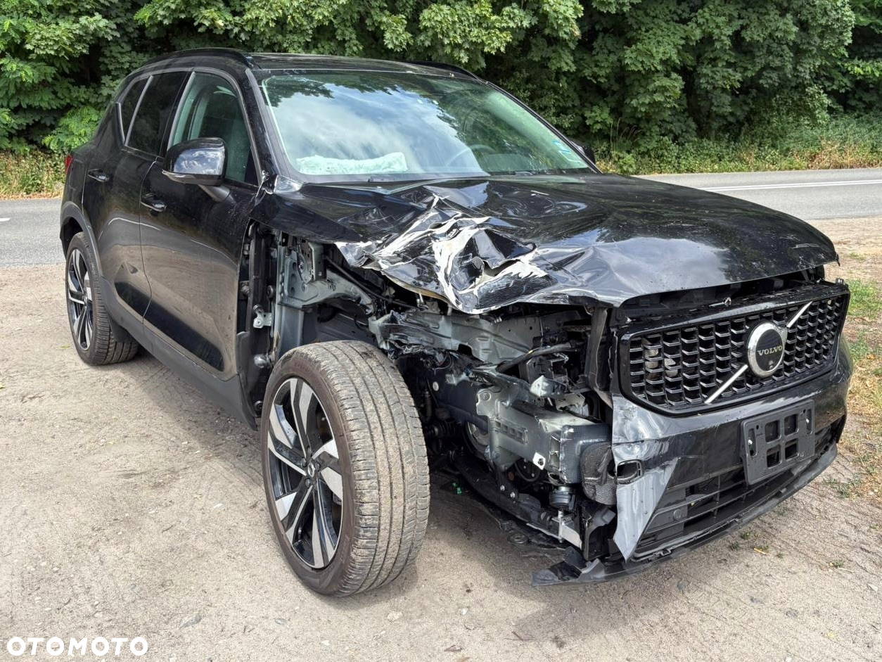 Volvo XC 40 B5 AWD Ultimate Dark - 12