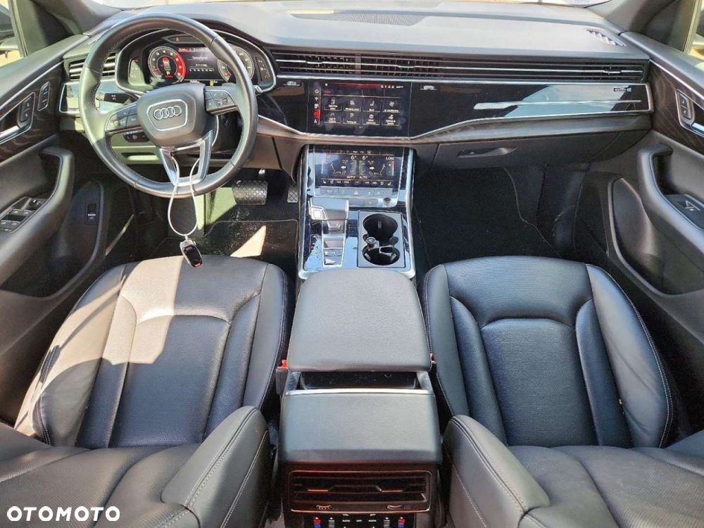 Audi Q8 - 8