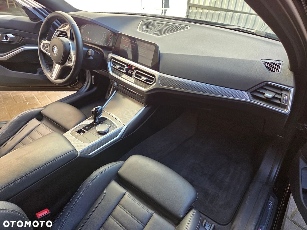 BMW Seria 3 320i Edition M Sport Shadow - 14