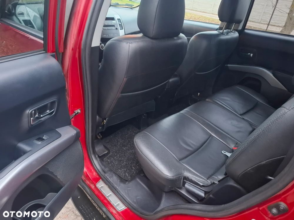 Mitsubishi Outlander - 7