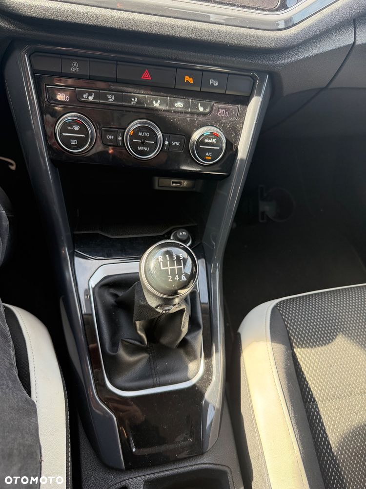 Volkswagen T-Roc 1.5 TSI ACT Premium - 9