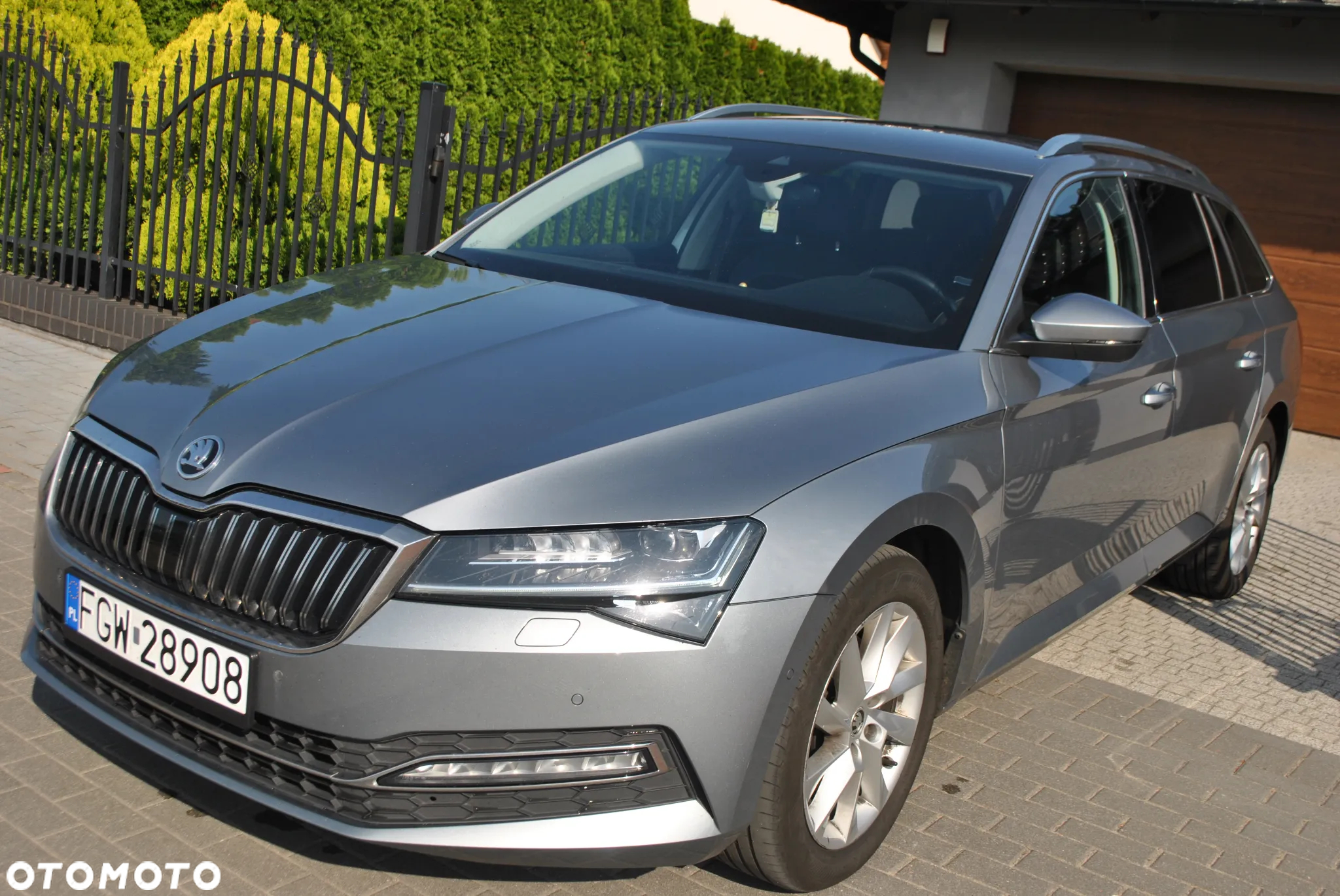 Skoda Superb 2.0 TDI DSG Premium Edition - 6