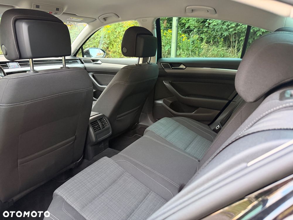 Volkswagen Passat 2.0 TSI OPF DSG Elegance - 12