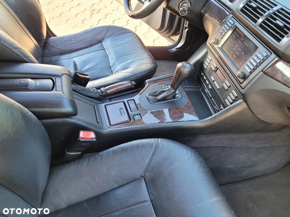 BMW Seria 5 - 35