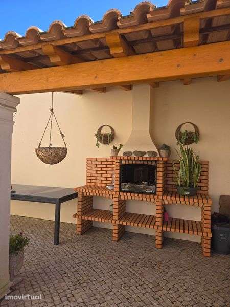 Vende-se moradia - Grande imagem: 2/12