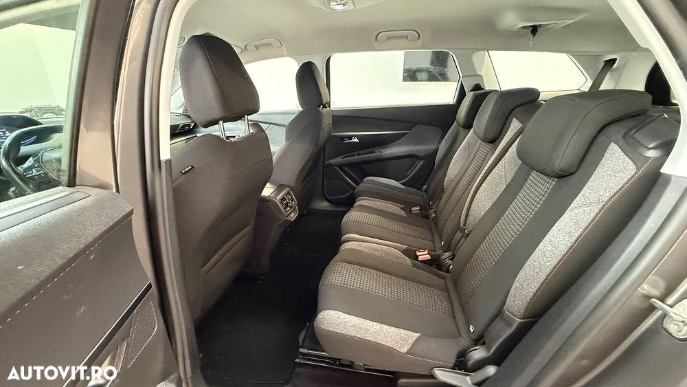 Peugeot 5008 - 9