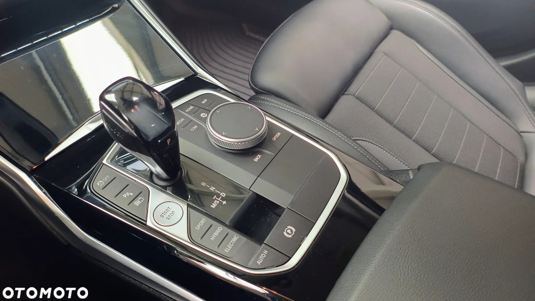 BMW Seria 3 330e Sport Line - 33