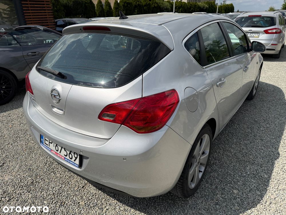 Opel Astra 1.6 Design Edition - 11