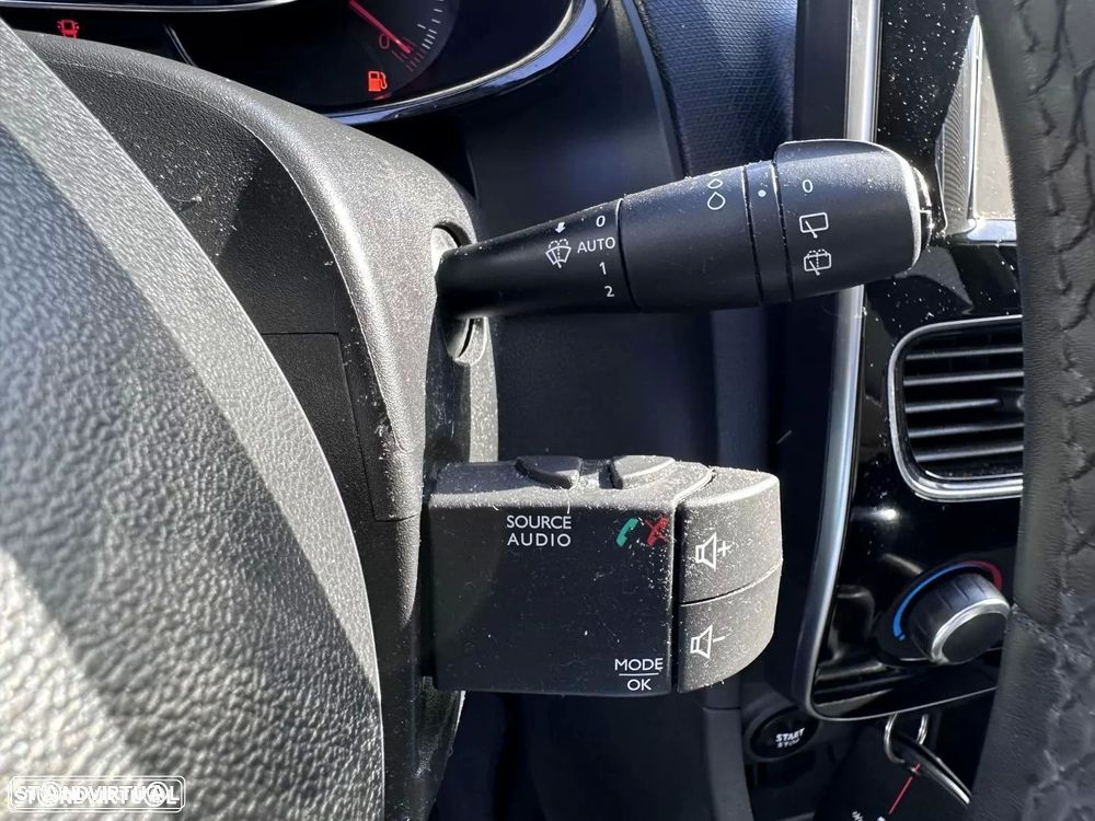 Renault Clio 0.9 TCe Limited Bi-Fuel - 26