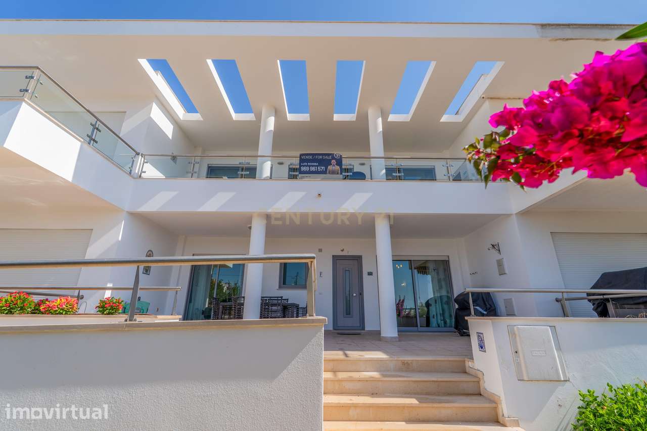 Apartamento Duplex em condomínio privado com piscina, e grande zona ve - Grande imagem: 3/33