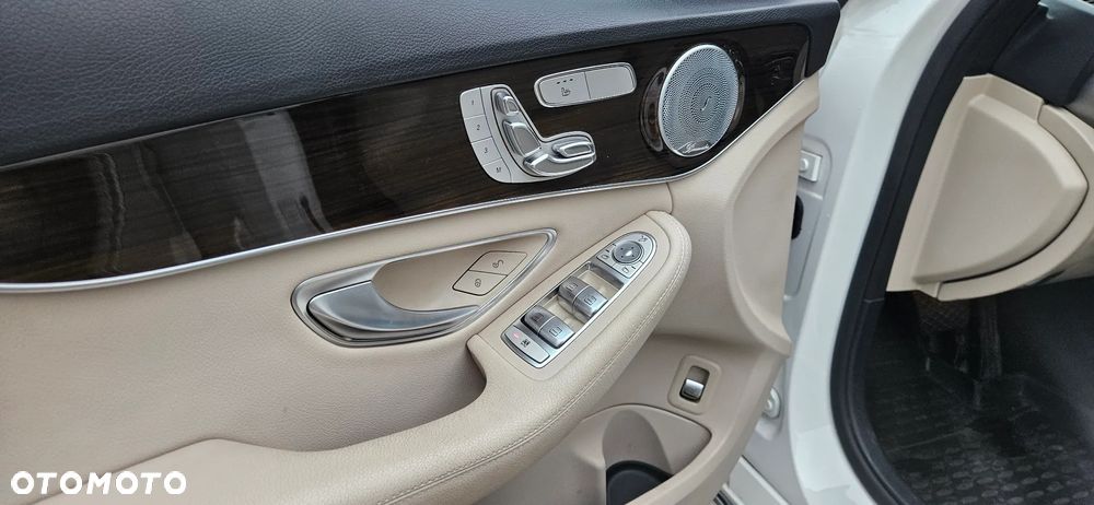 Mercedes-Benz Klasa C 300 9G-TRONIC Avantgarde - 33