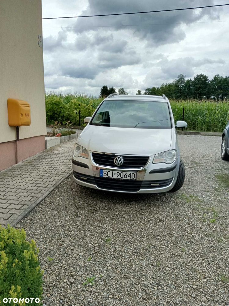 Volkswagen Touran - 2