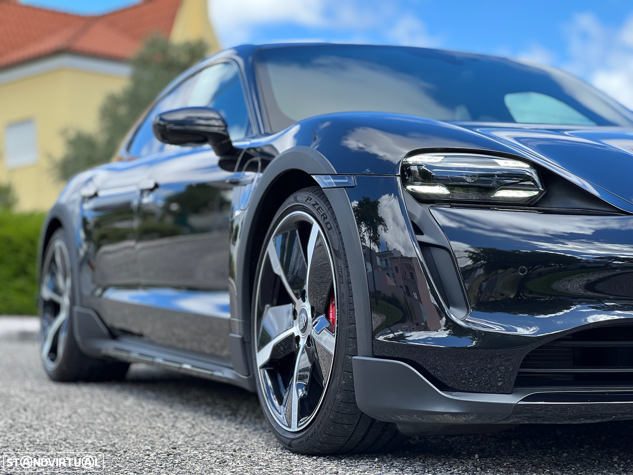Porsche Taycan Cross Turismo 4S - 16