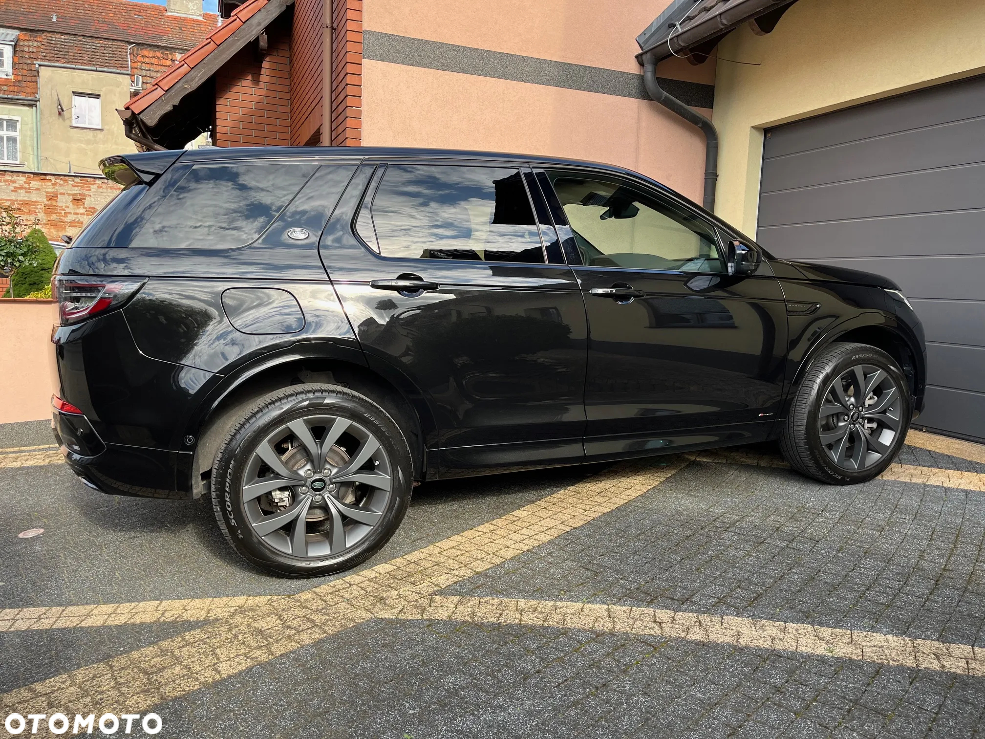 Land Rover Discovery Sport 2.0 D180 R-Dynamic HSE - 11