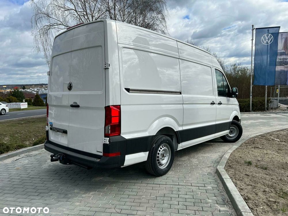 Volkswagen Crafter 35 Furgon, silnik: 2,0 l  130 kW, skrzynia biegów: napęd 4MOTION, automatyczna 8-biegowa rozstaw osi: 3640 mm - 5