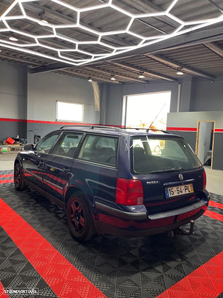 VW Passat 1.9 TDi Confortline - 4