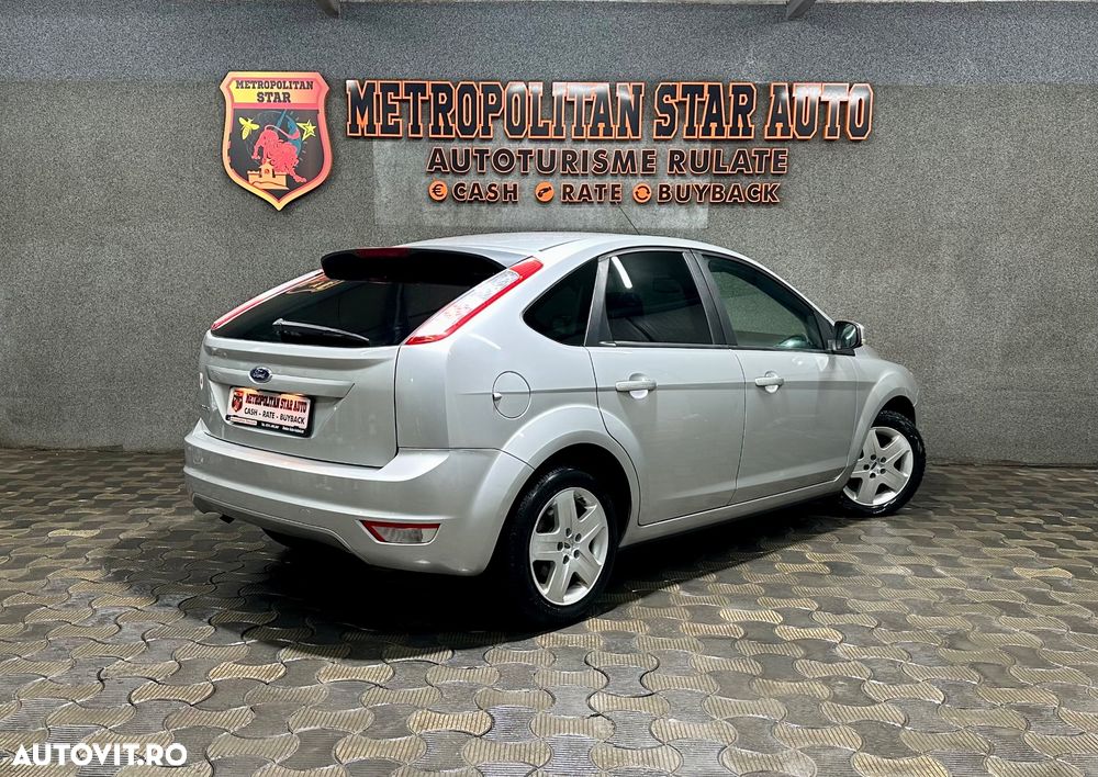 Ford Focus 1.6 16V Aut. Trend - 4