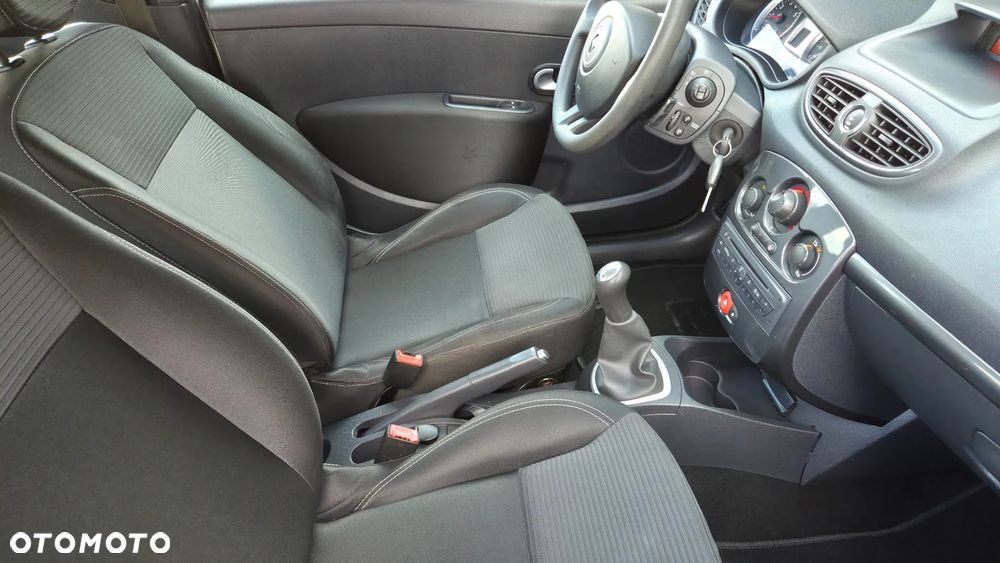 Renault Clio 1.2 16V 75 Collection - 17