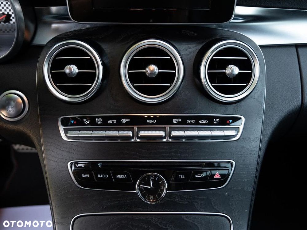 Mercedes-Benz Klasa C 450 AMG 4Matic 7G-TRONIC - 25
