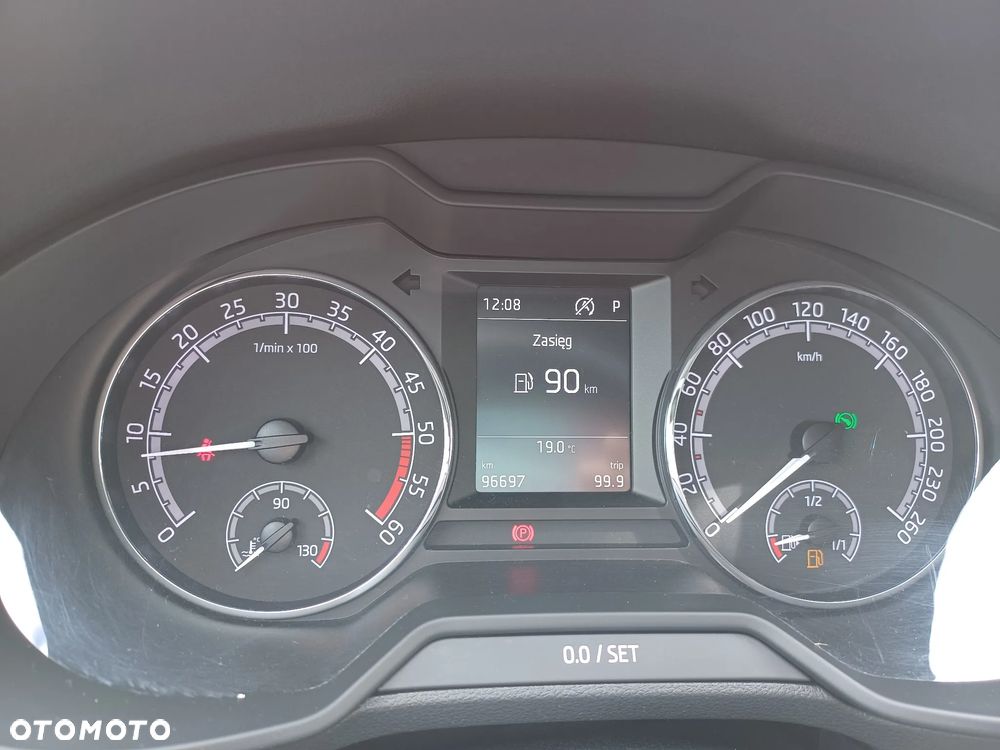 Skoda Octavia 2.0 TDI SCR Style DSG - 6