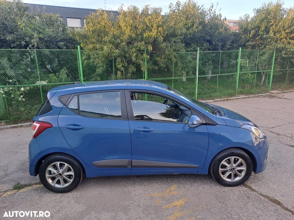 Hyundai i10 1.0 Fifa World Cup Edition - 9