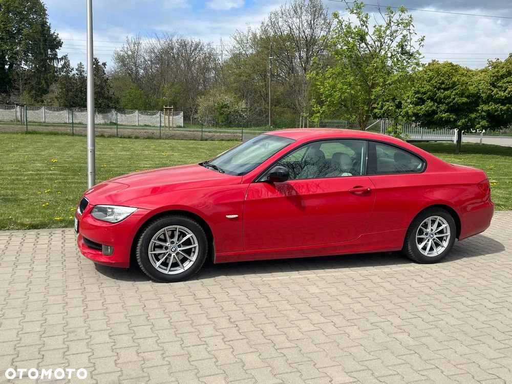 BMW Seria 3 318i Edition Exclusive - 4