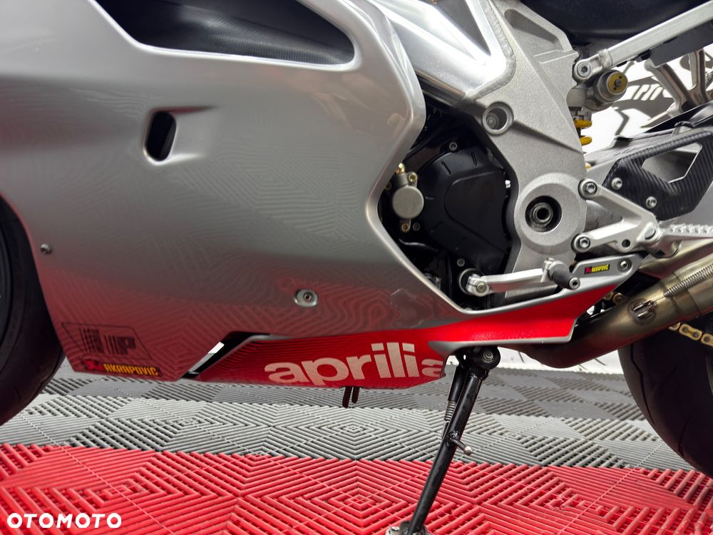 Aprilia RSV - 21