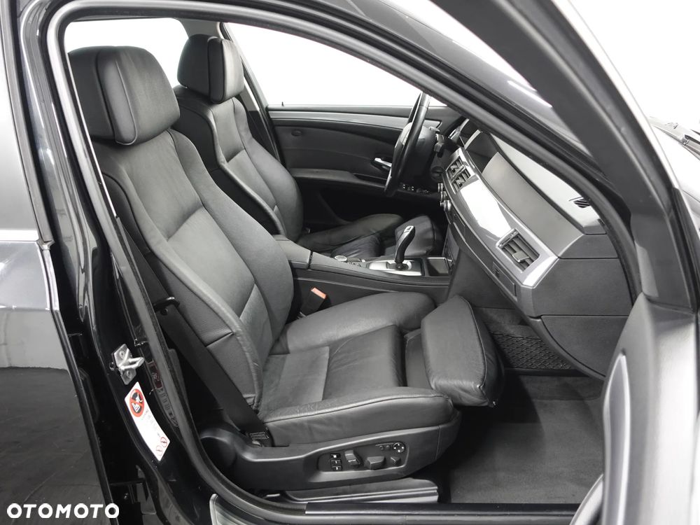 BMW Seria 5 530d - 25