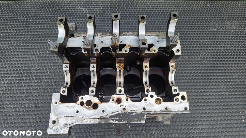 Blok 06D103023 BBBBB Dół Silnik Cylindry Panewki Mocowanie Wału 2.0 FSI AWA Audi A4 B6 B7 VW - 29
