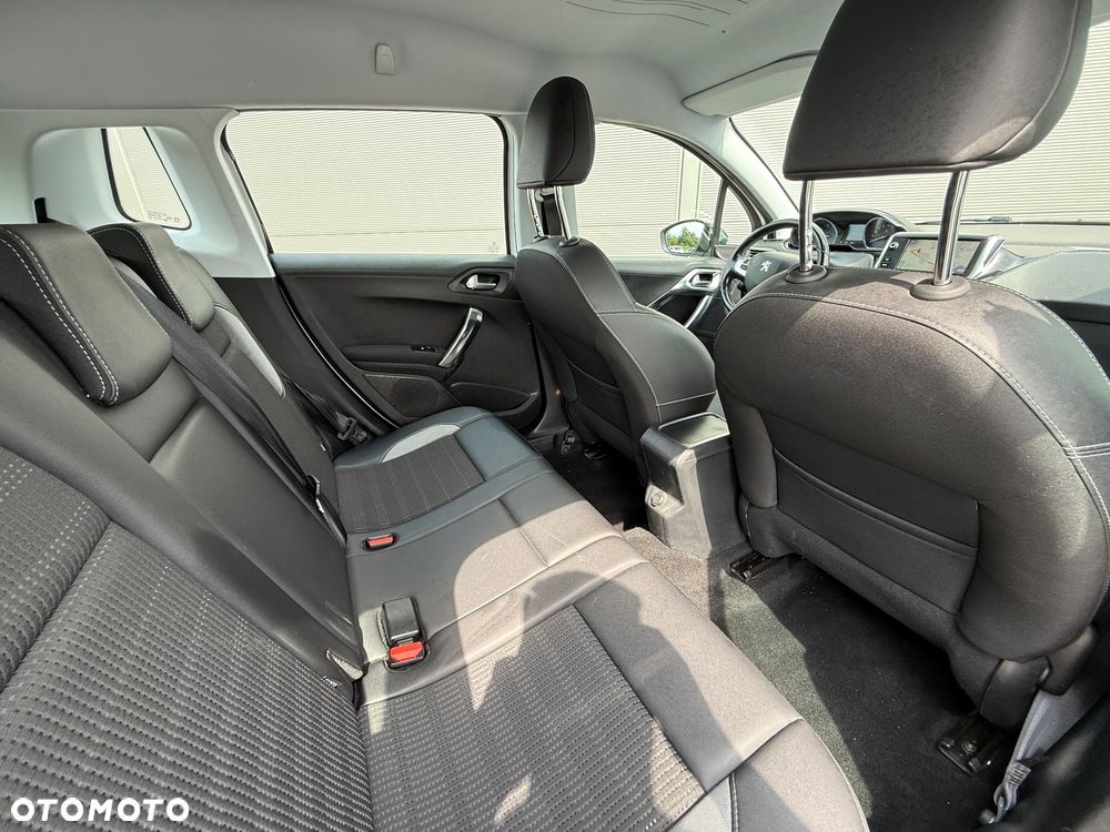 Peugeot 2008 PureTech 110 Stop&Start Allure - 18