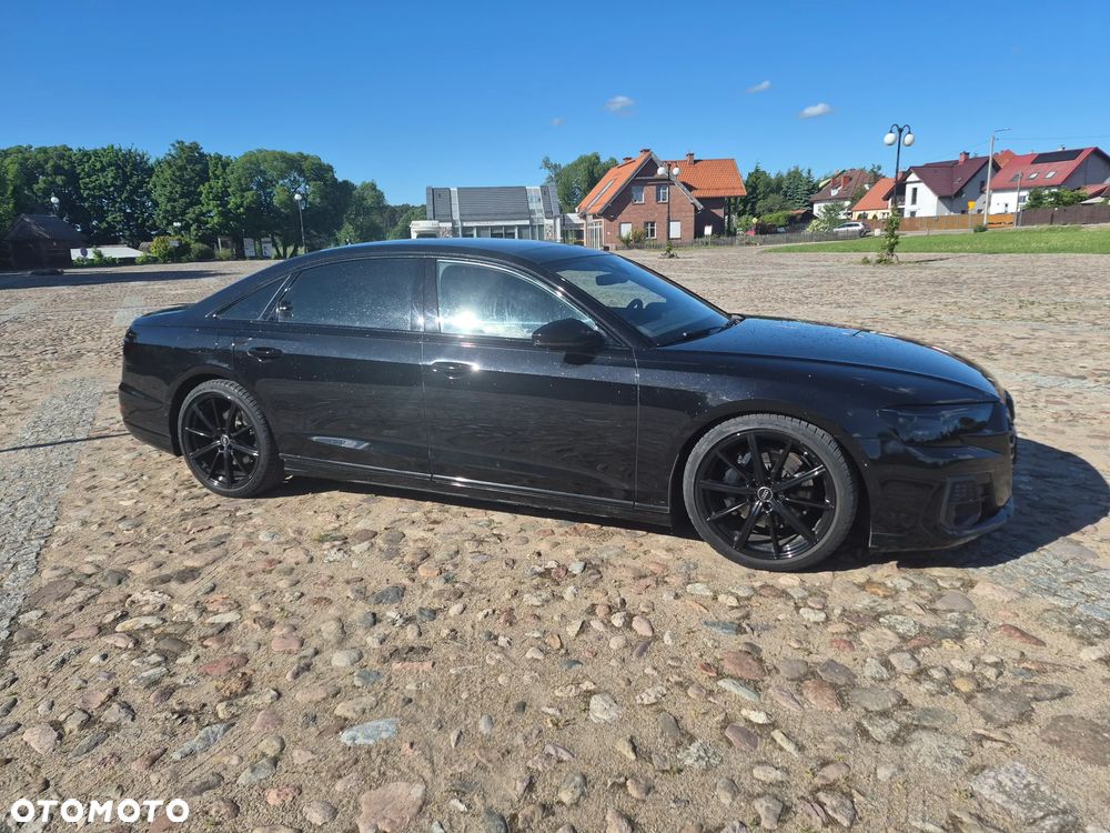Audi A8 - 8