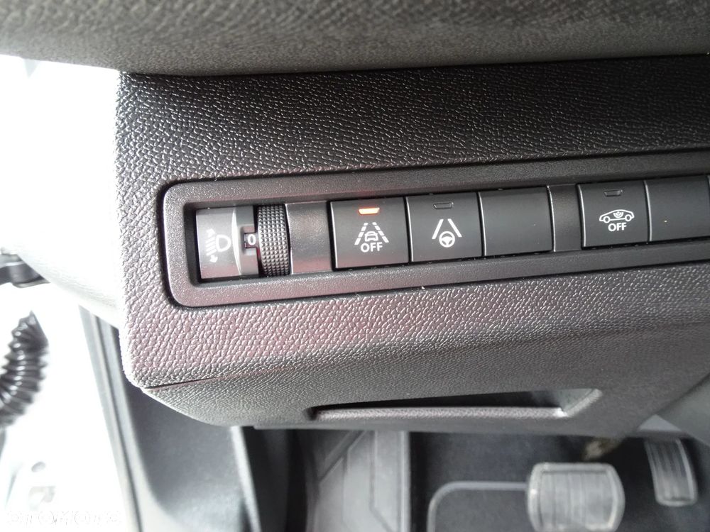 Peugeot 3008 1.5 BlueHDi Allure Pack S&S EAT8 - 38