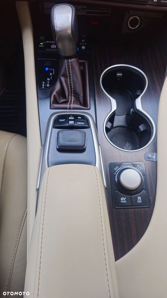 Lexus RX 450h Prestige - 28