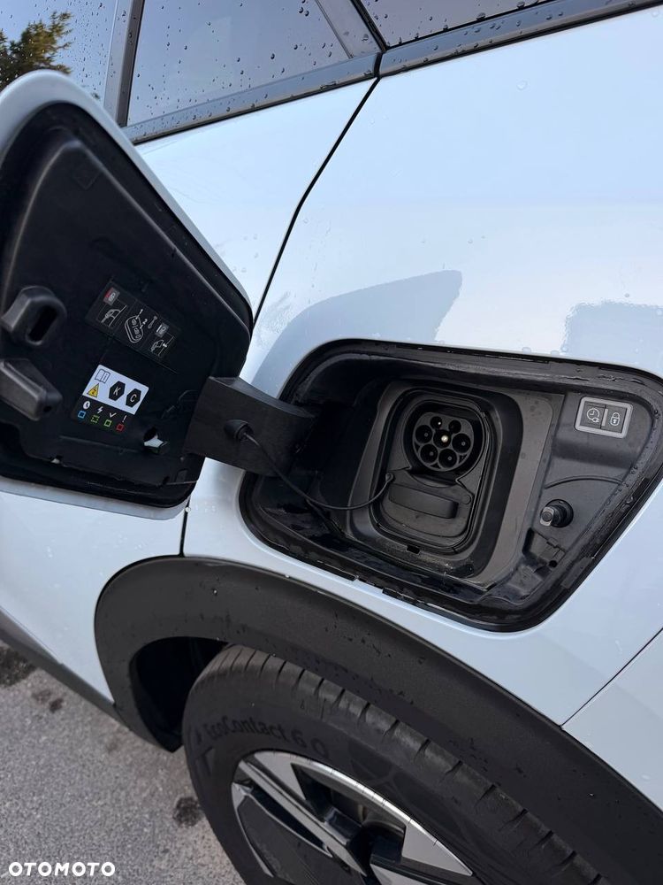 Peugeot 2008 54kWh Allure - 12