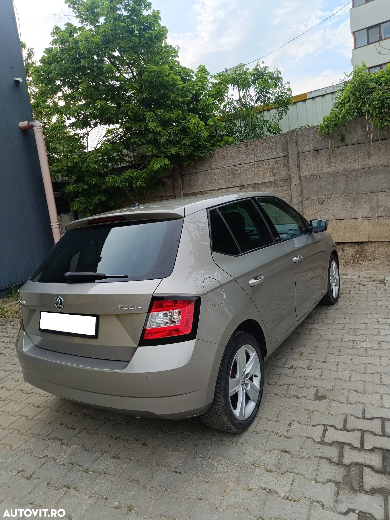 Skoda Fabia 1.0 MPI Joy - 3