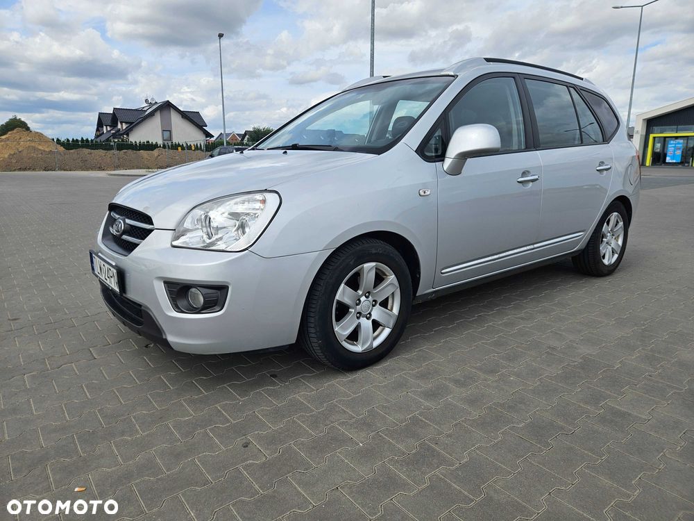 Kia Carens - 1