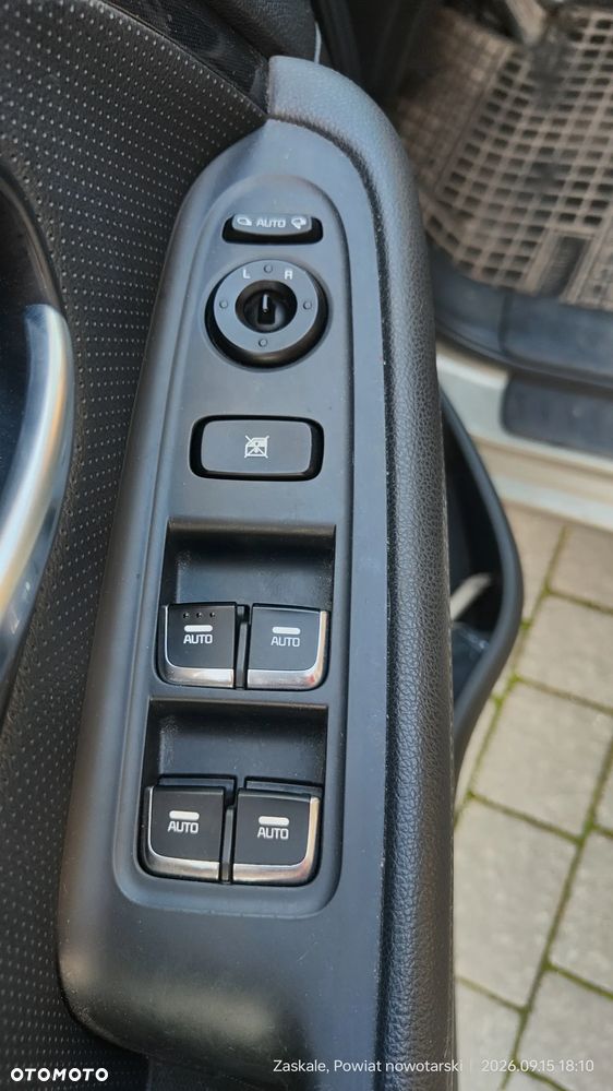 Kia Carens 1.6 GDI L 7os EU6 - 10